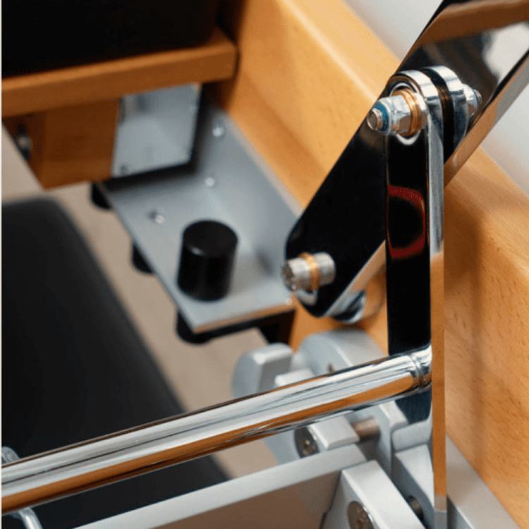 מיטת פילאטיס טאוור רפורמר מקצועית B-CORE TOWER REFORMER – תמונה 3